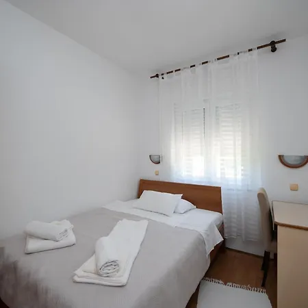 Affittacamere And With Parking Space Palit, Rab - 22221
