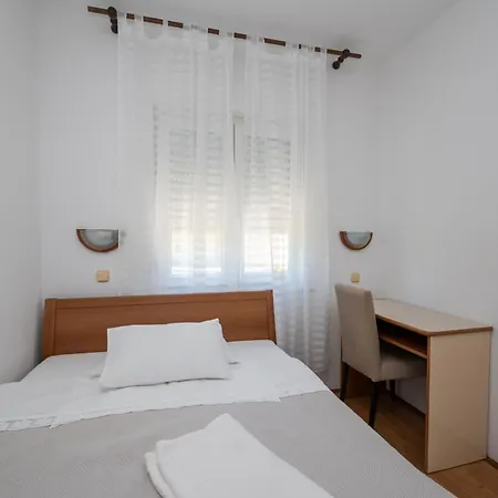 And With Parking Space Palit, Rab - 22221 Affittacamere