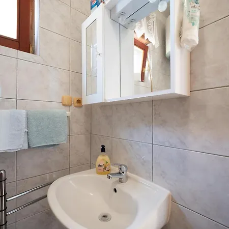 Affittacamere And With Parking Space Palit, Rab - 22221 Rab Town